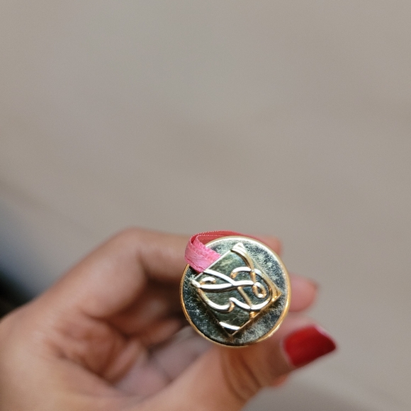 Estee Lauder's Maui Kiss Lipstick - Picture 4 of 8